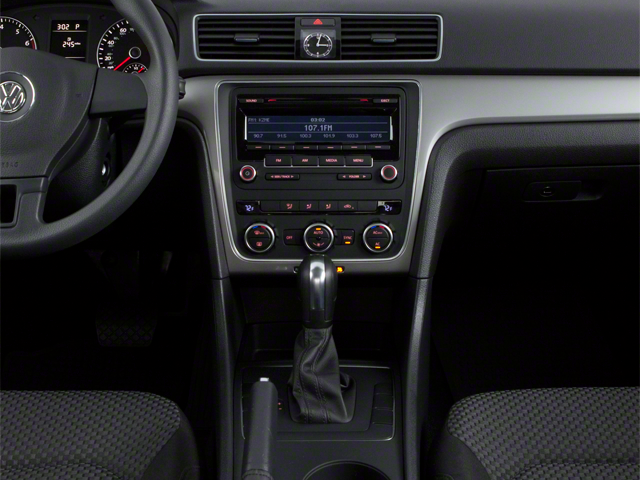 2013 Volkswagen Passat 2.5L Wolfsburg Edition