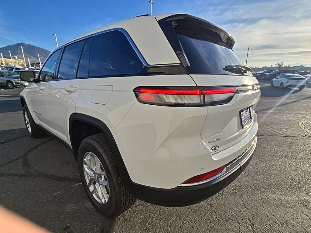 2025 Jeep Grand Cherokee GRAND CHEROKEE LAREDO X 4X4