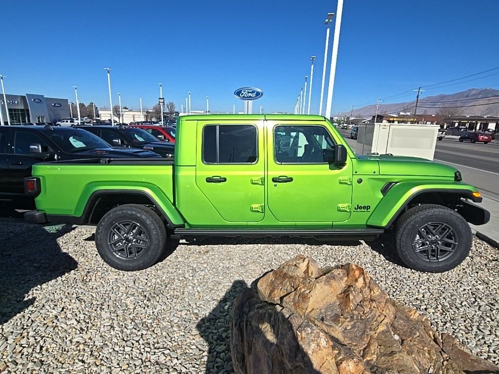 2026 Jeep Gladiator Sport S photo 2