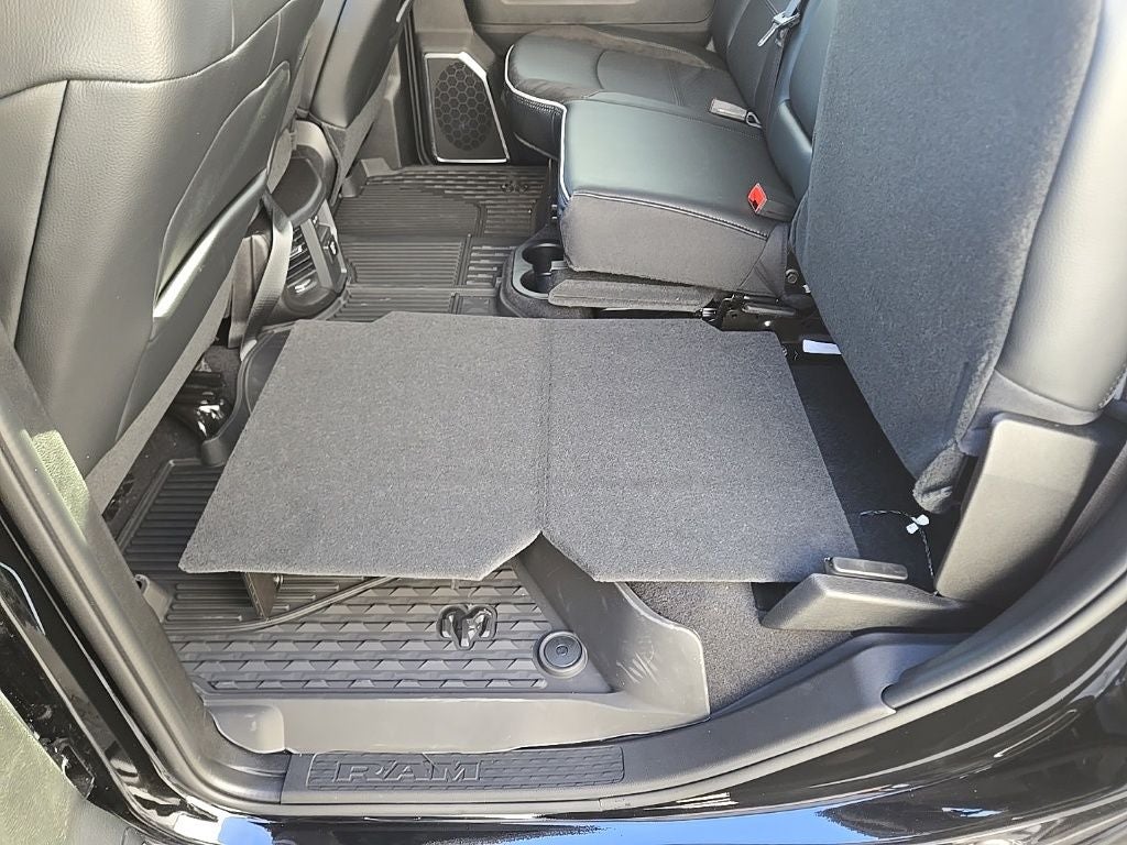 2026 RAM Ram 3500 RAM 3500 LARAMIE CREW CAB 4X4 6'4' BOX