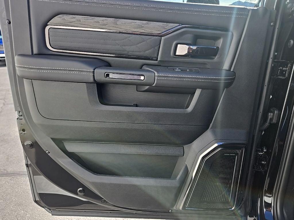 2026 RAM Ram 3500 RAM 3500 LIMITED MEGA CAB 4X4 6'4' BOX