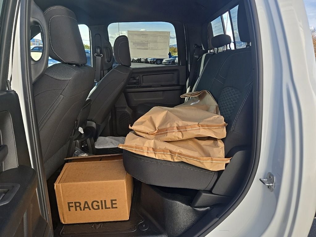 2026 RAM Ram 5500 Chassis Cab RAM 5500 TRADESMAN CHASSIS CREW CAB 4X4 84' CA