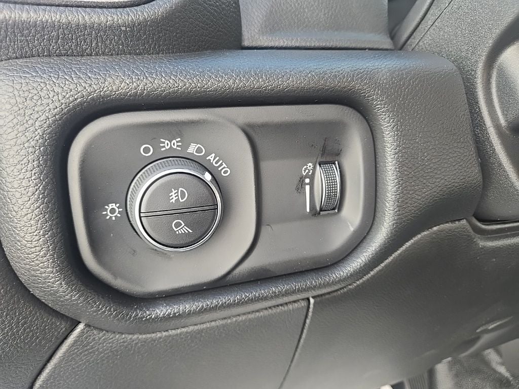 2026 RAM Ram 3500 Chassis Cab RAM 3500 TRADESMAN CHASSIS REGULAR CAB 4X2 84' CA