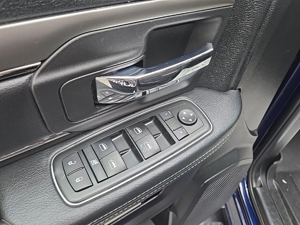 2015 RAM 1500 Sport + Moonroof + Heated Front & Rear Seats & Steering