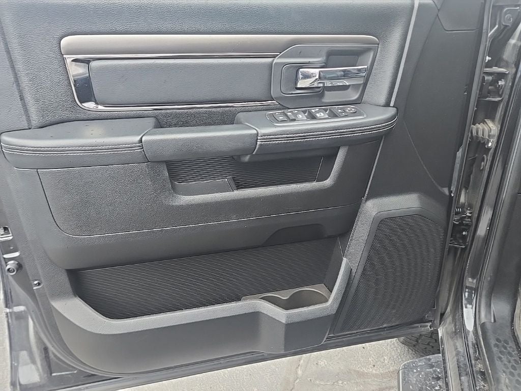 2016 RAM 1500 Sport + Heated Front Seats + Heated Steering Wheel