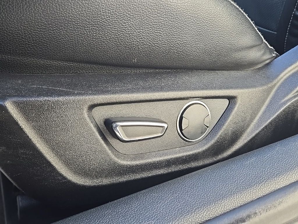 2017 Ford Mustang EcoBoost Premium + Heated & Cooled Front Seats