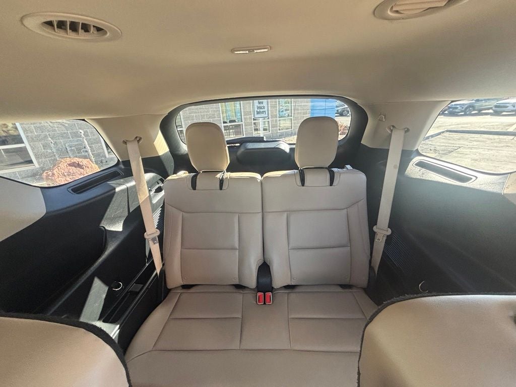 2023 Ford Explorer XLT 202A