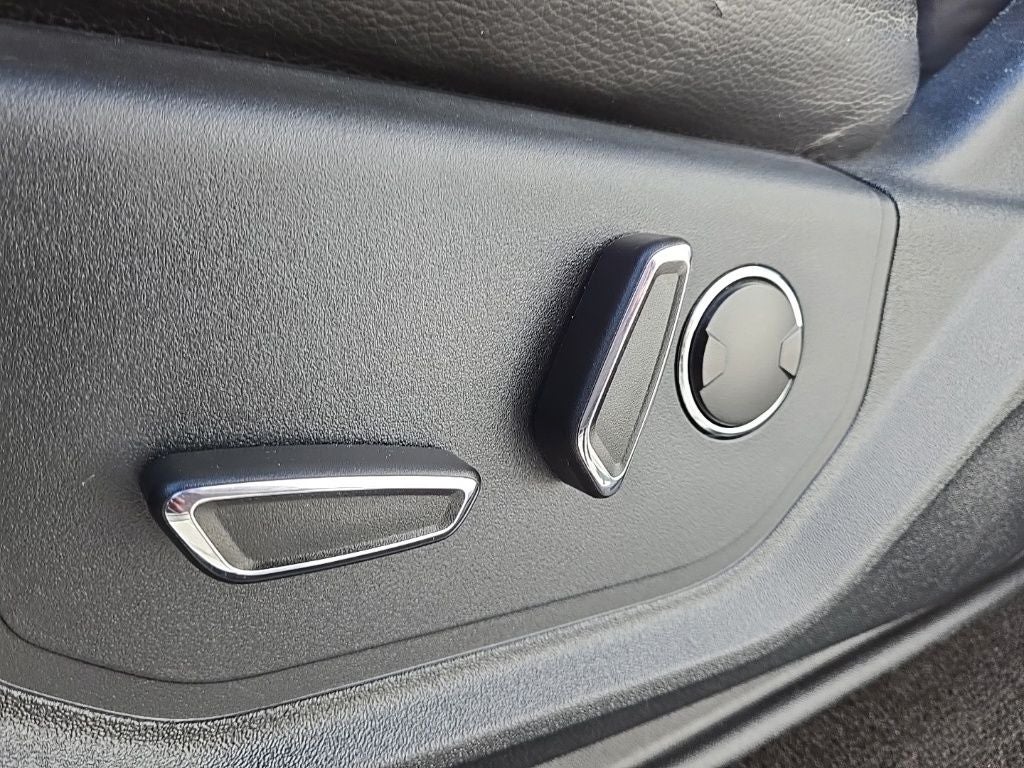 2015 Ford F-150 Lariat + Max Trailer Tow Package + FX4 Off-Road Package