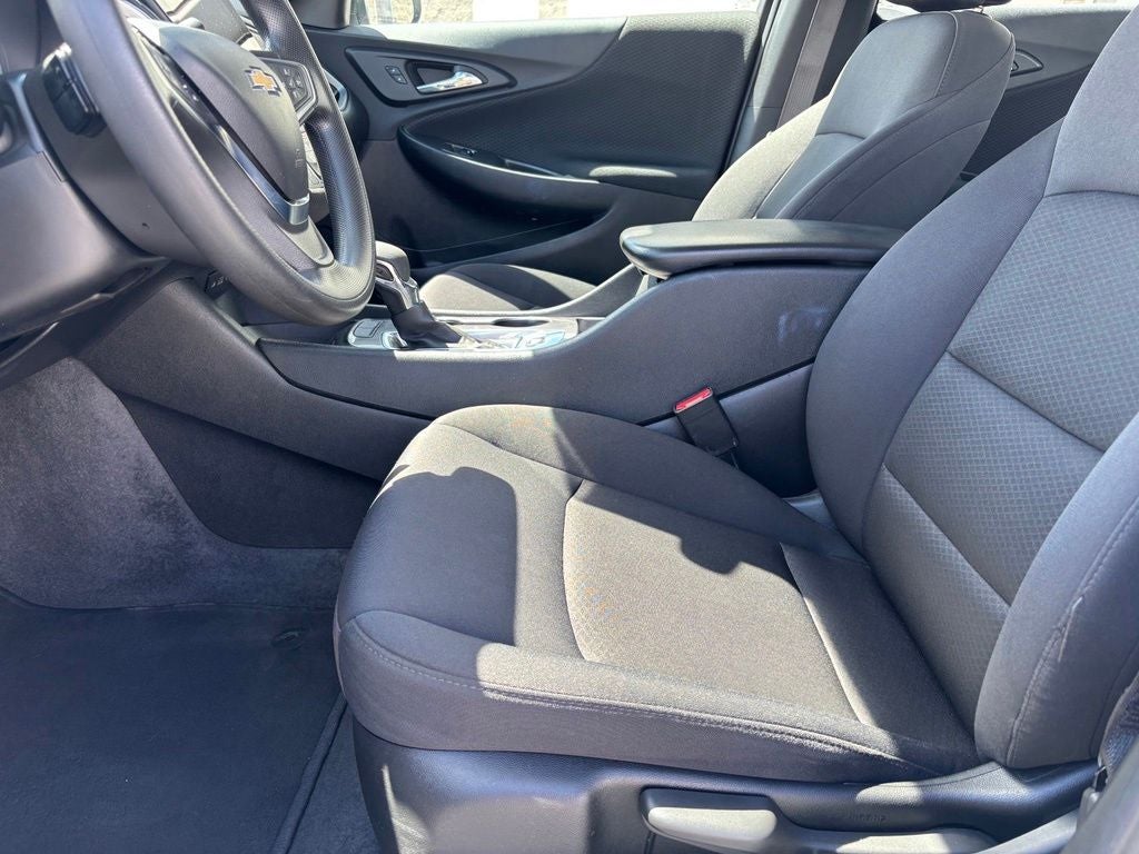 2025 Chevrolet Malibu LS 1LS