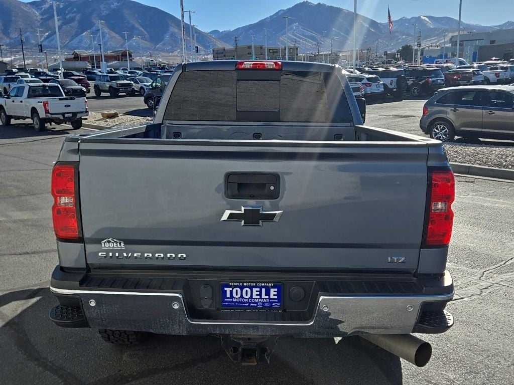 2015 Chevrolet Silverado 3500HD LTZ + Heated & Cooled Front Seats