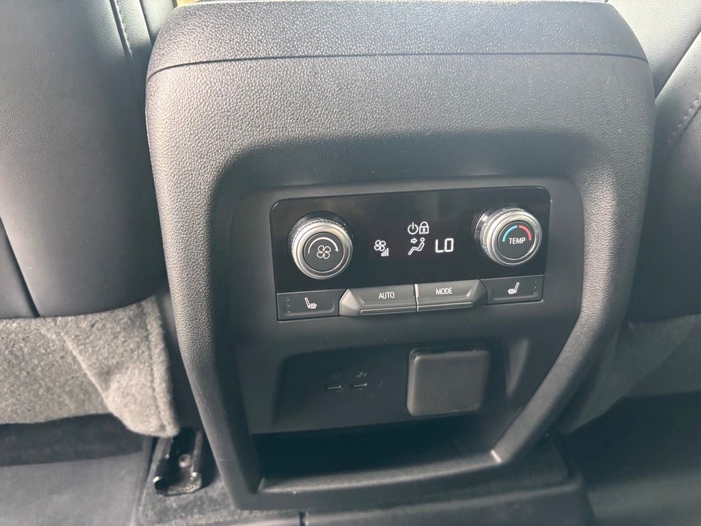 2024 GMC Acadia AT4