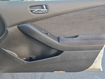 2012 Nissan Altima 2.5 S + Remote Keyless Entry