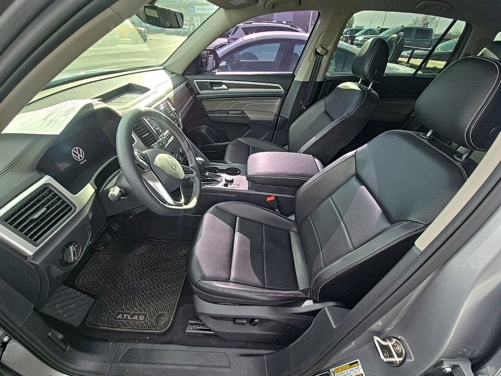 2022 Volkswagen Atlas 2.0T SE + Heated Comfort Front Bucket Seats