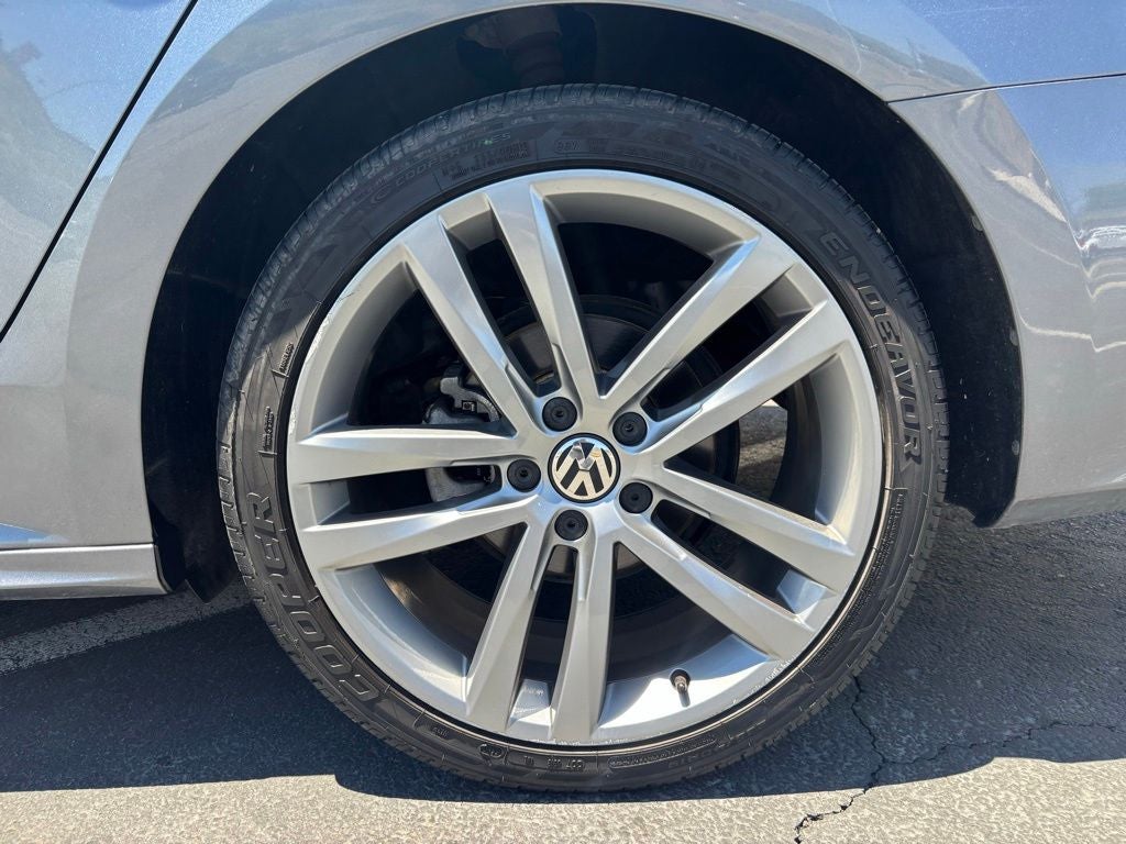 2017 Volkswagen Passat 1.8T R-Line