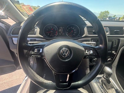 2017 Volkswagen Passat 1.8T R-Line