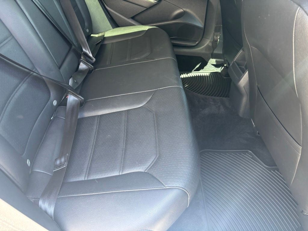 2017 Volkswagen Passat 1.8T R-Line