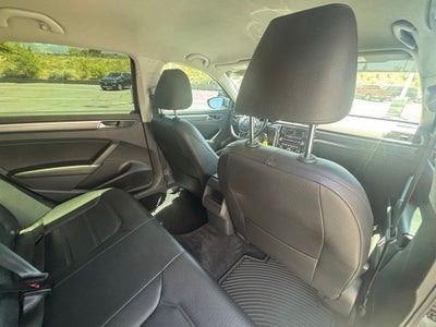 2017 Volkswagen Passat 1.8T R-Line