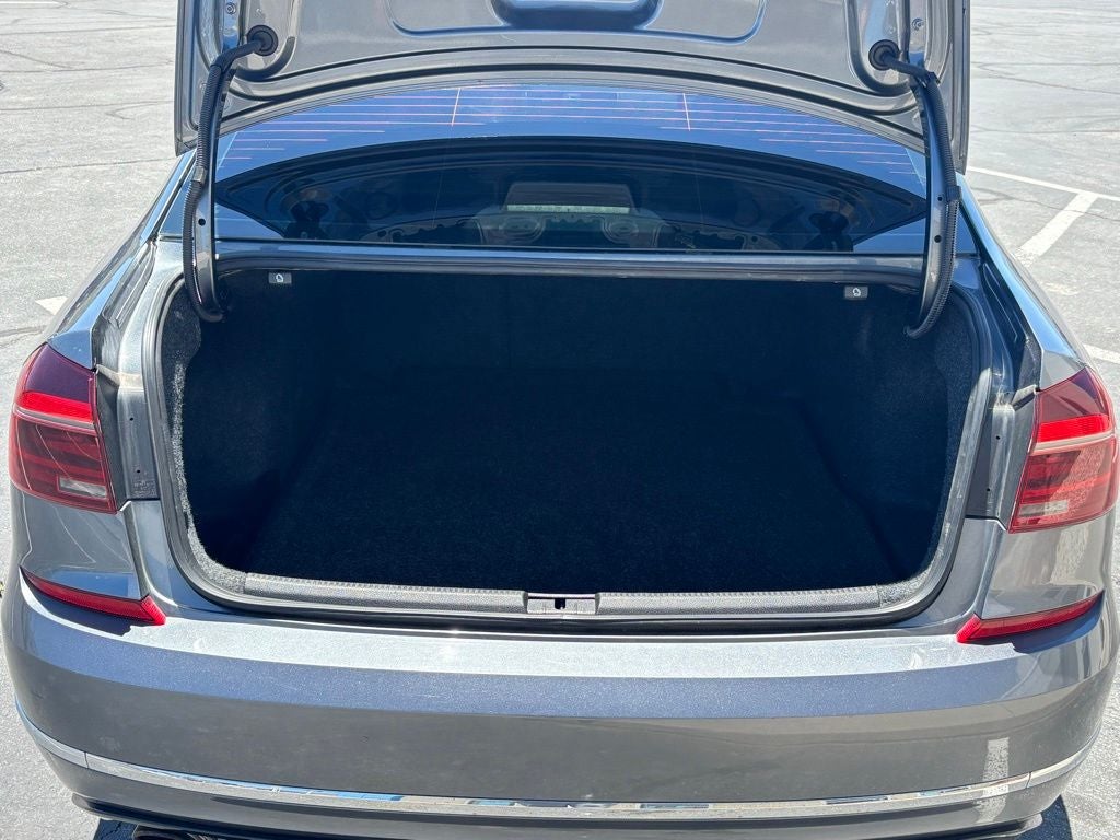 2017 Volkswagen Passat 1.8T R-Line