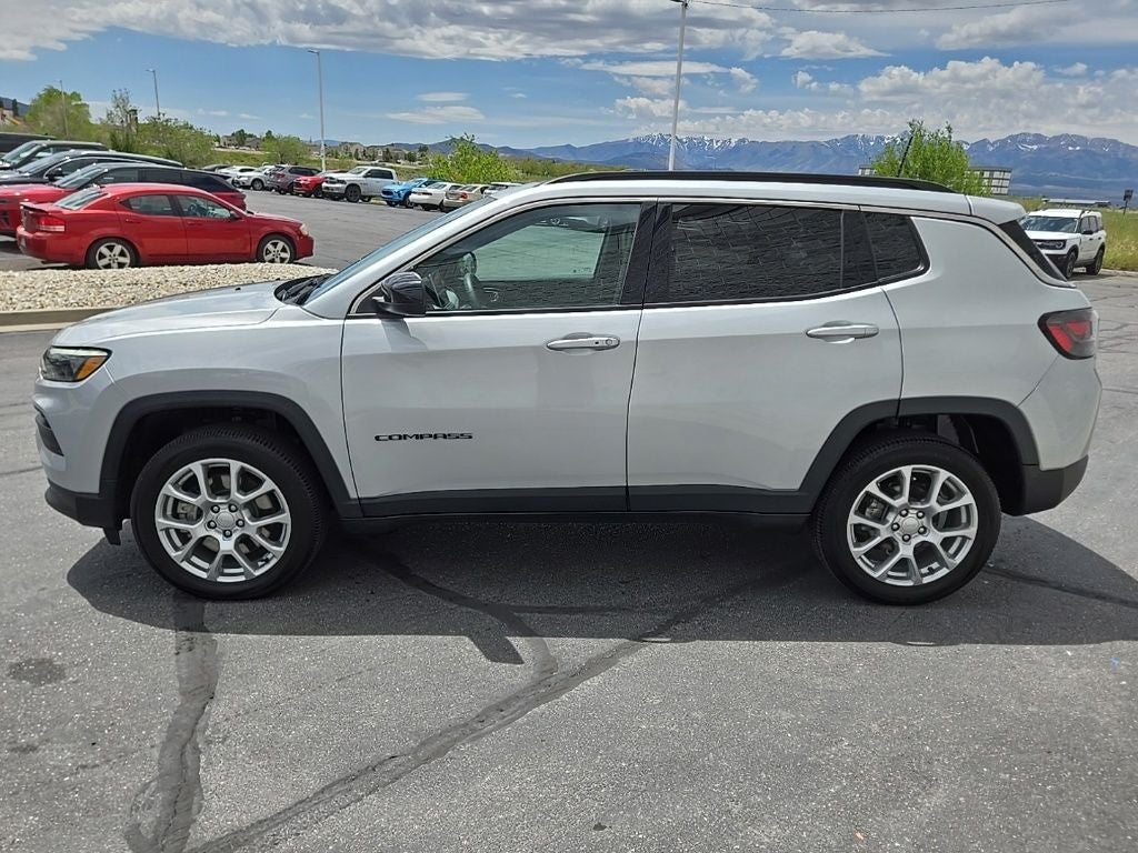 2024 Jeep Compass Latitude Lux