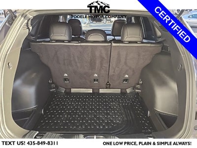 2024 Jeep Compass Latitude Lux + Lane Assist + Heated Front Seats & Steering Whee