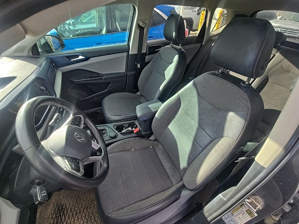 2022 Volkswagen Taos 1.5T SE + Panoramic Sunroof Package