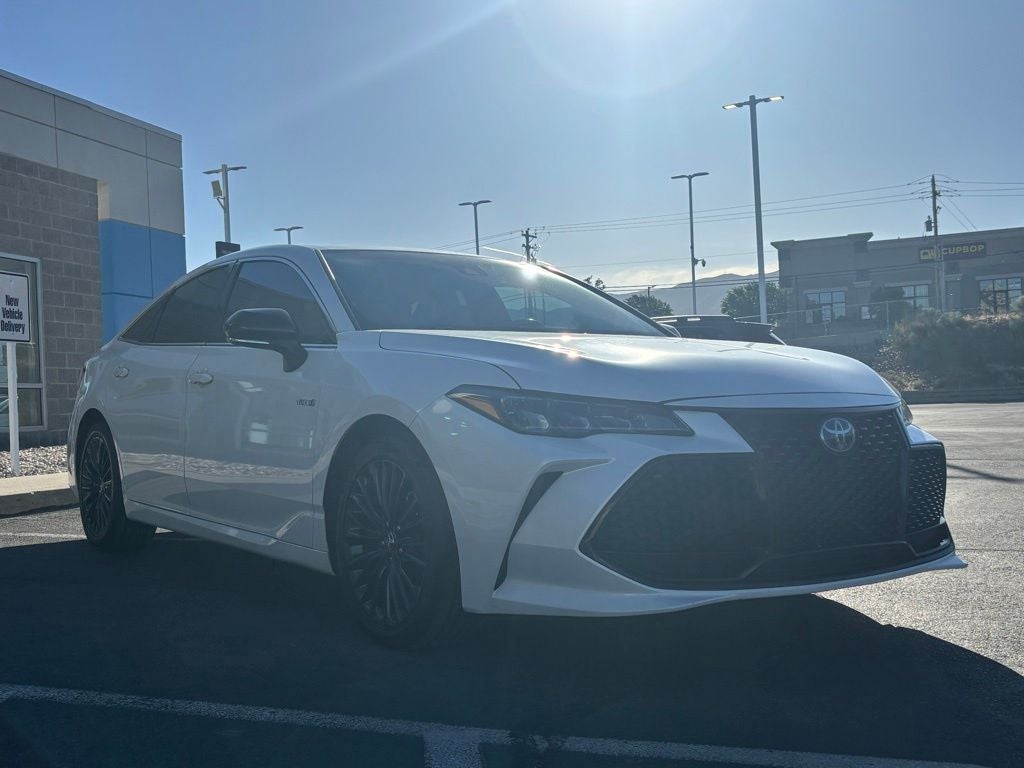 2019 Toyota Avalon Hybrid XSE