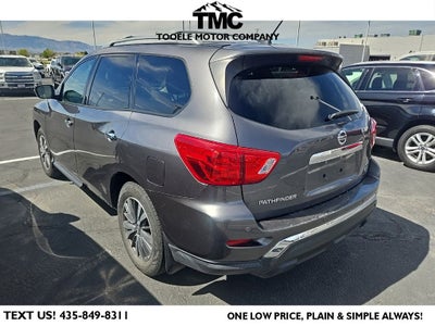 2017 Nissan Pathfinder SV