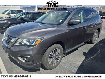 2017 Nissan Pathfinder SV