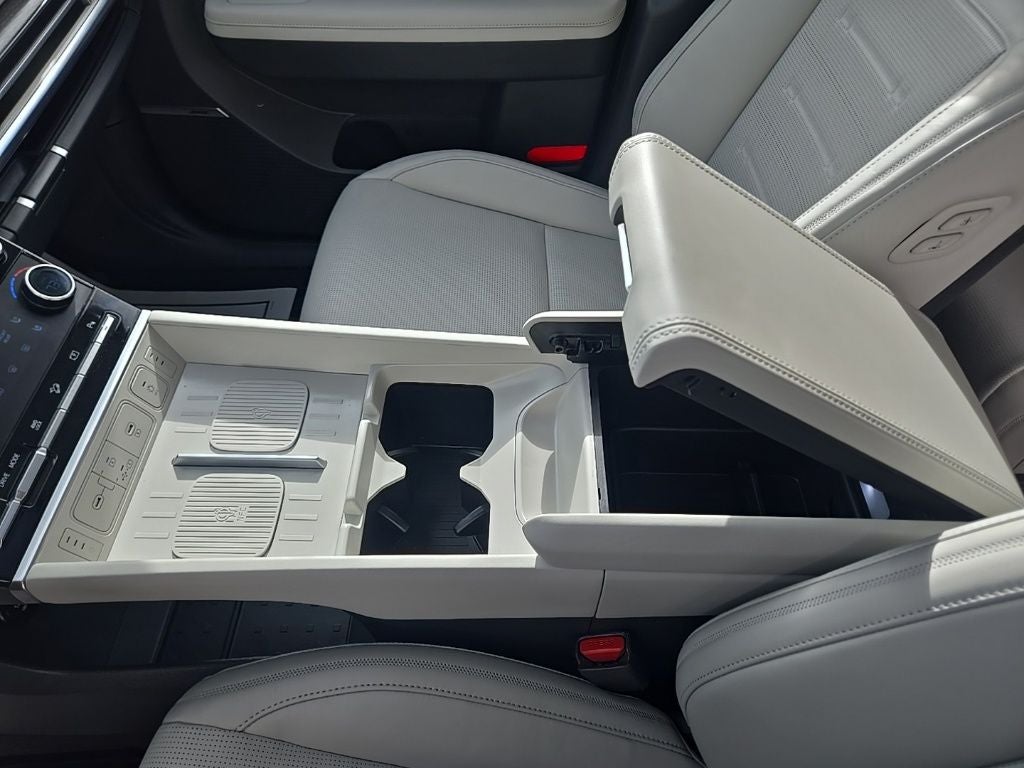 2025 Hyundai Santa Fe Hybrid Calligraphy + Moonroof + Heated 1st & 2nd Row Seats