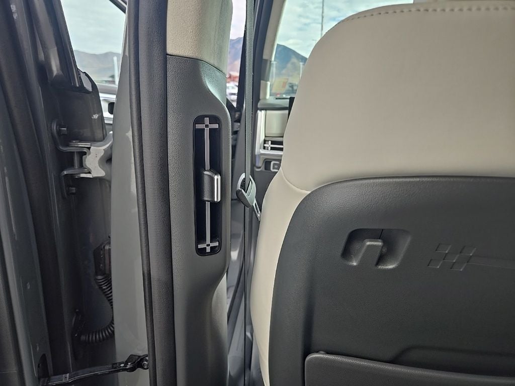 2025 Hyundai Santa Fe Hybrid Calligraphy + Moonroof + Heated 1st & 2nd Row Seats