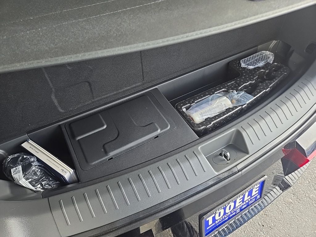 2025 Hyundai Santa Fe Hybrid Calligraphy + Moonroof + Heated 1st & 2nd Row Seats