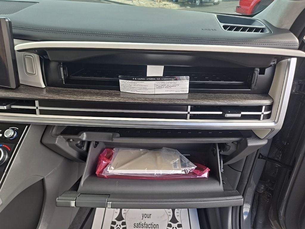 2025 Hyundai Santa Fe Hybrid Calligraphy + Moonroof + Heated 1st & 2nd Row Seats