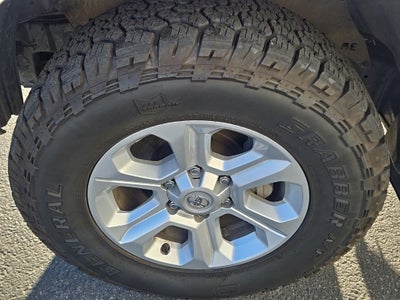 2022 Toyota 4Runner SR5 w/ Third Row Seat
