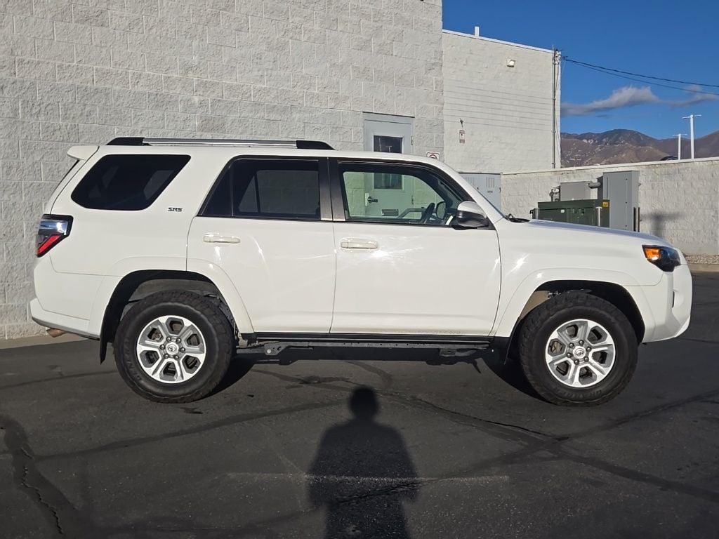 2022 Toyota 4Runner SR5 w/ Third Row Seat