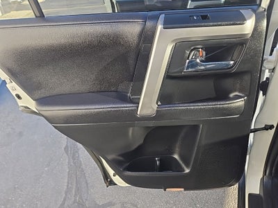 2022 Toyota 4Runner SR5 w/ Third Row Seat