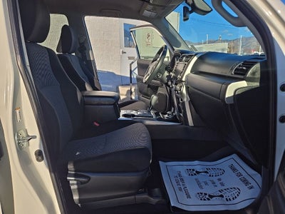 2022 Toyota 4Runner SR5 w/ Third Row Seat