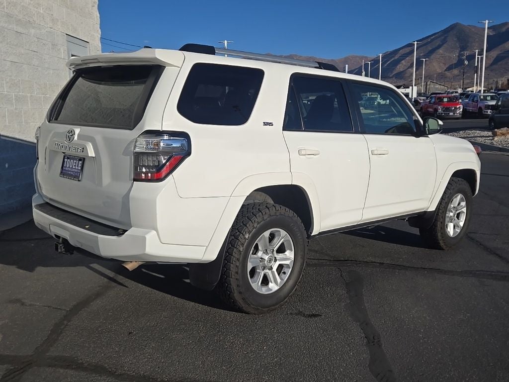 2022 Toyota 4Runner SR5 w/ Third Row Seat