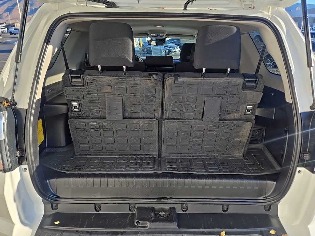 2022 Toyota 4Runner SR5 w/ Third Row Seat