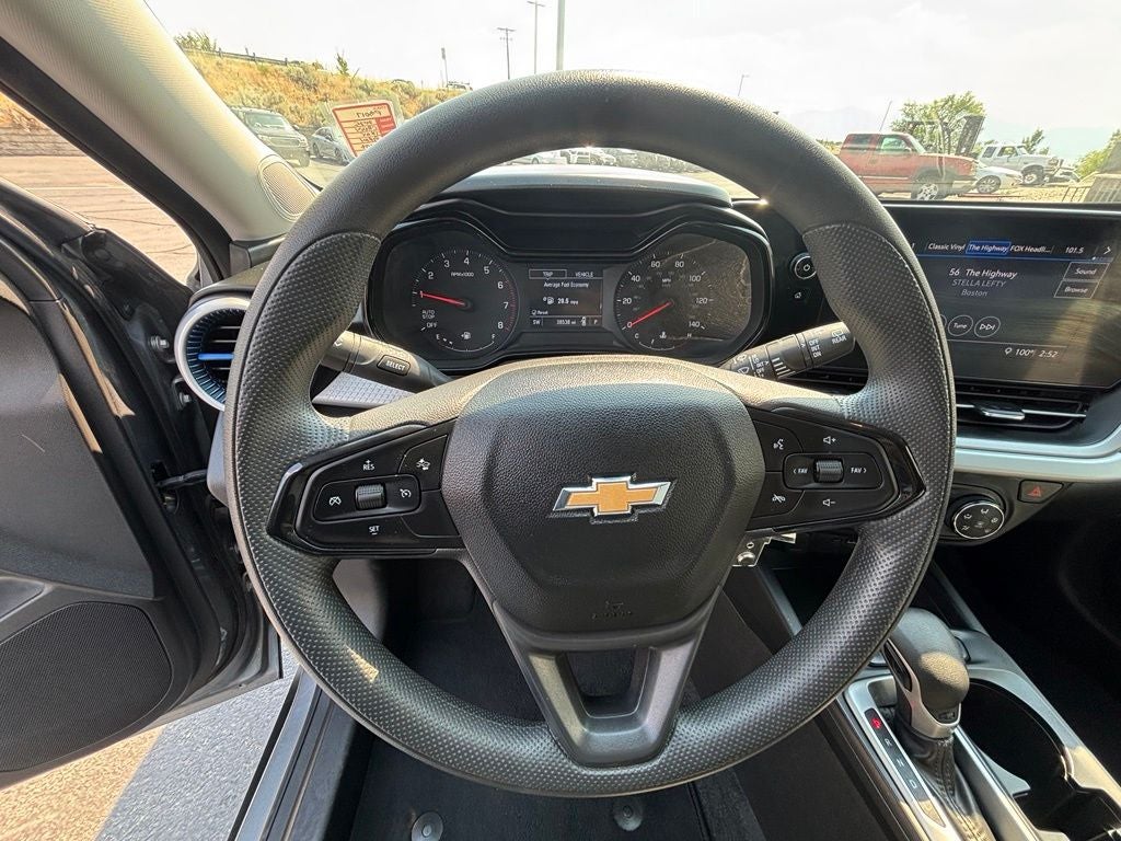 2025 Chevrolet Trax LS