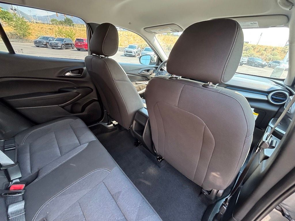 2025 Chevrolet Trax LS