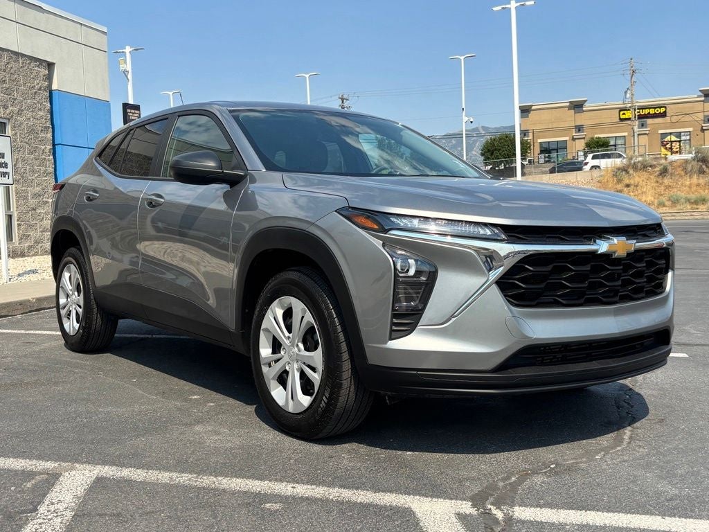2025 Chevrolet Trax LS