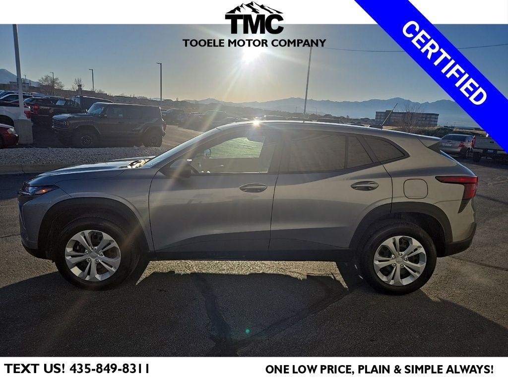 2025 Chevrolet Trax LS + Blackout Package + Lane-Keep Assistance