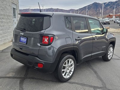 2023 Jeep Renegade Latitude + Push-button Start + Lane Keep Assist