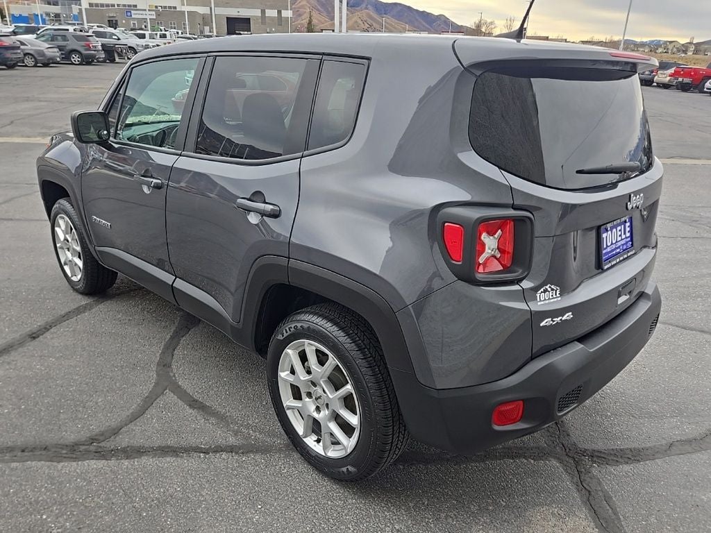 2023 Jeep Renegade Latitude + Push-button Start + Lane Keep Assist